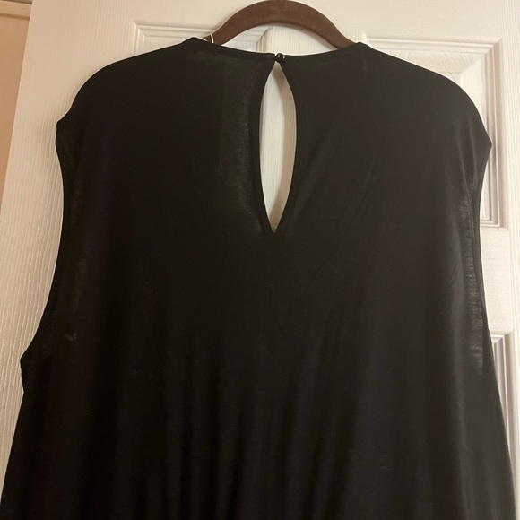 NWT black Sleeveless Stunning Jumpsuit, size 14, side pockets, keyhole closure - Picture 10 of 14
